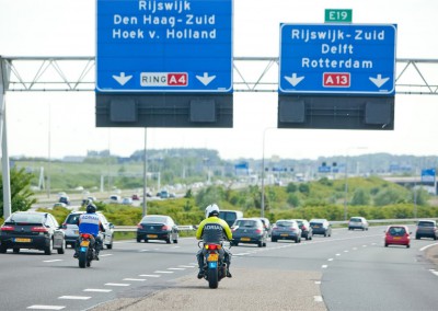 Om een zo'n groot mogelijk beeld te geven van hoe de wegen werken geven wij ook les in de regio Rotterdam.